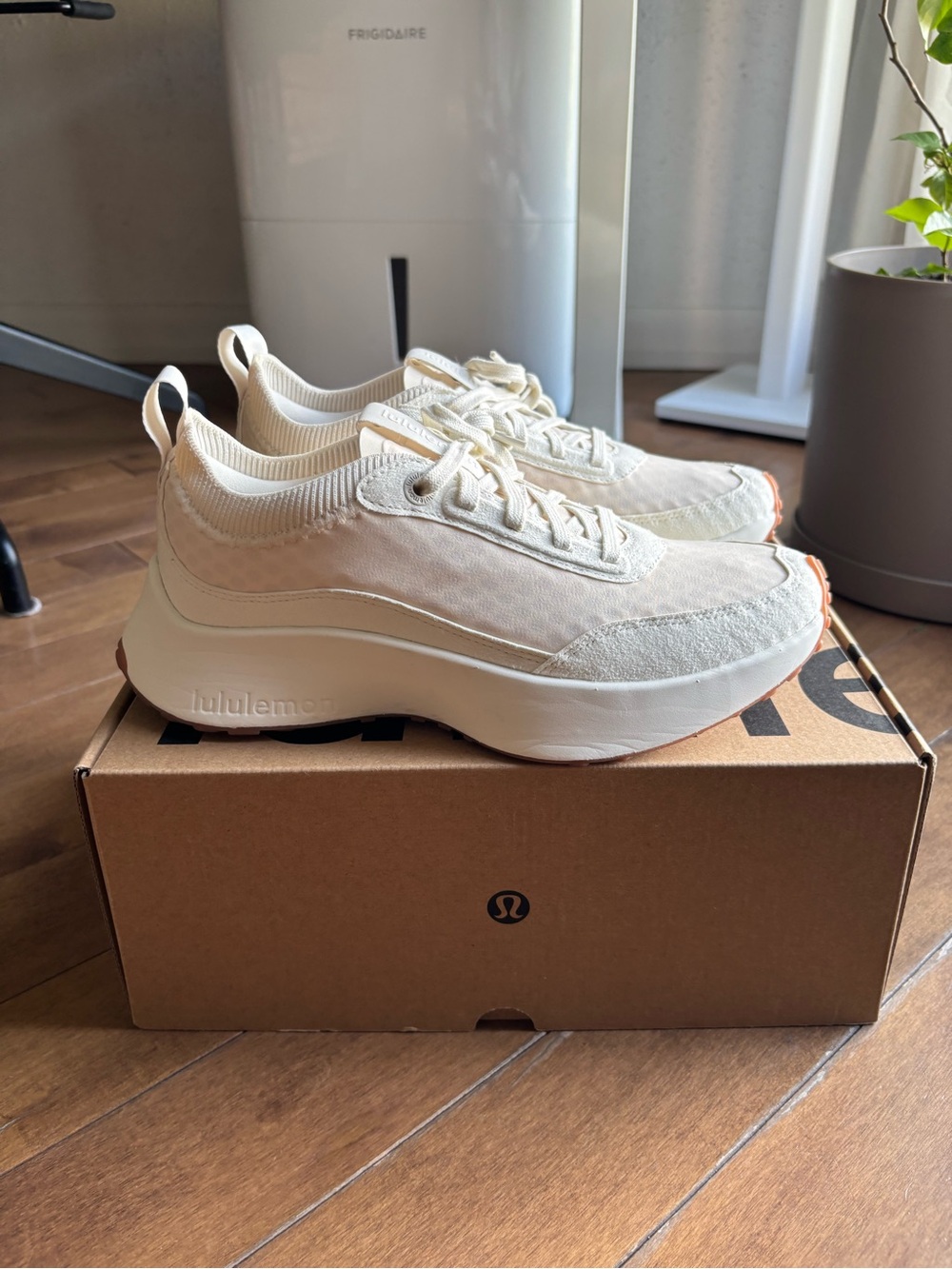Lululemon CrossCity Sneaker | White | Size 7.5 | NEW IN BOX